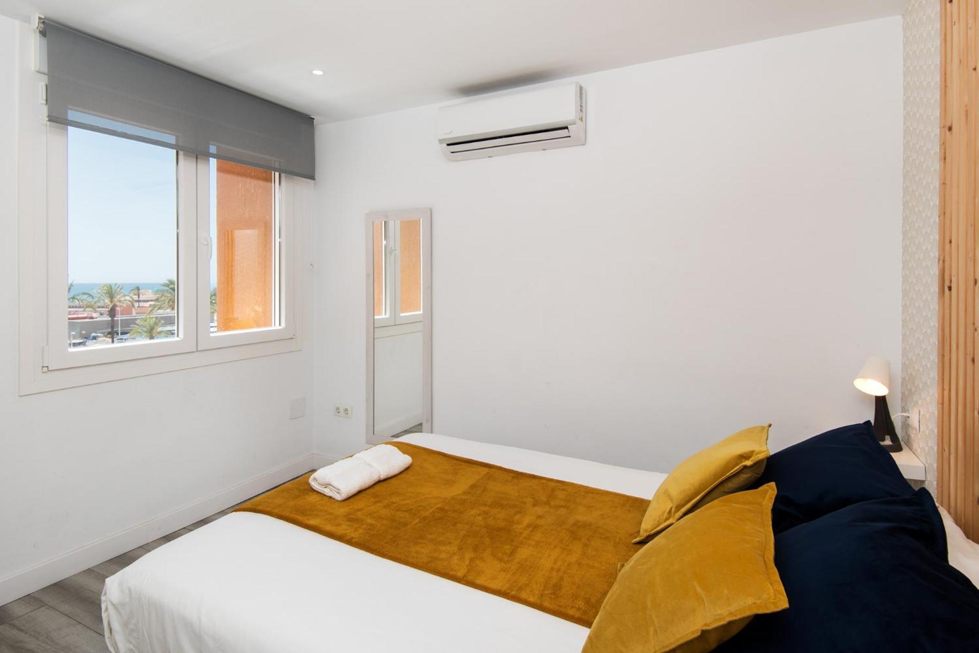 Palm True Towers 1, Marina Beach Apartment Фуeнхирола Екстериор снимка