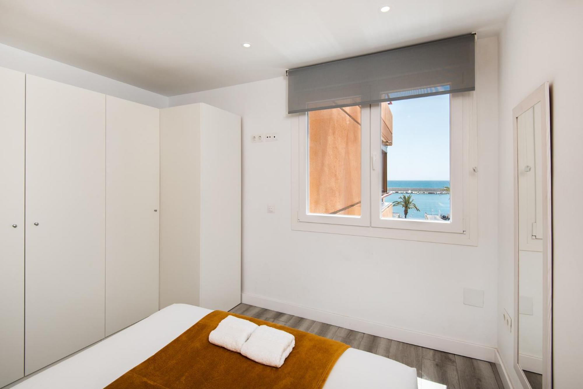 Palm True Towers 1, Marina Beach Apartment Фуeнхирола Екстериор снимка