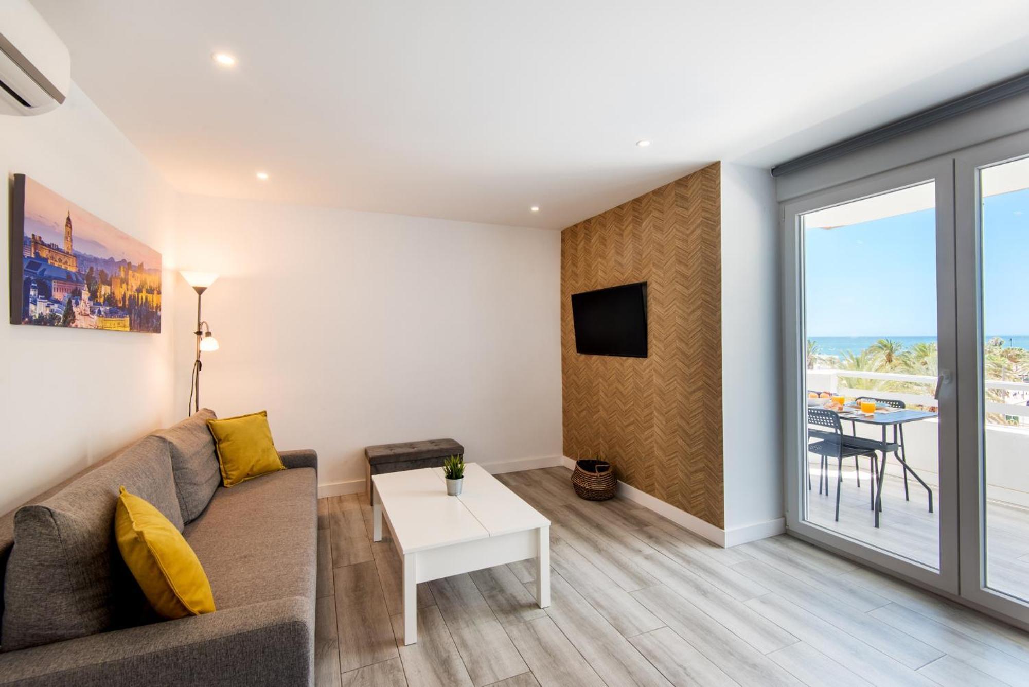 Palm True Towers 1, Marina Beach Apartment Фуeнхирола Екстериор снимка